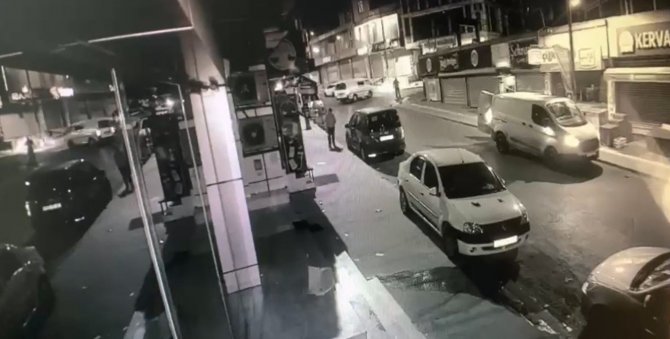Kamyonet Sürücüsü Dehşeti Yaşadı: Kasadayken Aracı Çalındı
