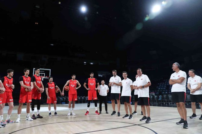A Milli Erkek Basketbol Takımı, Büyük Britanya Maçı Hazırlıklarına Başladı