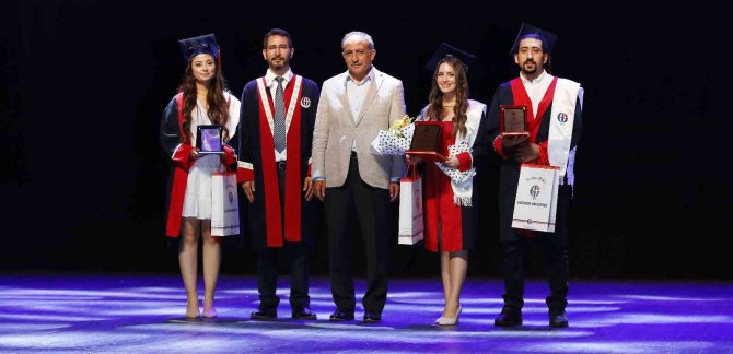 Gaün Eğitim Fakültesi Mezunları Uğurlandı