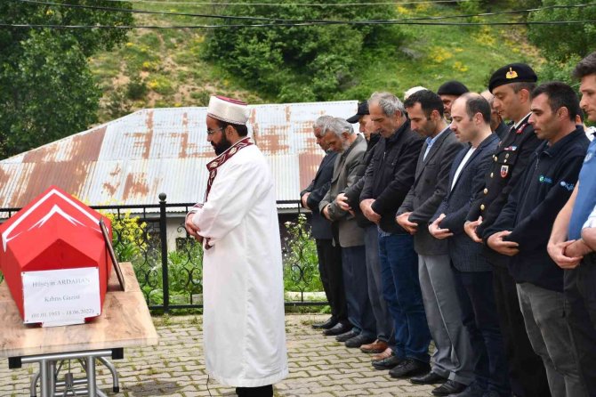 Trafik Kazasında Hayatını Kaybeden Kıbrıs Gazisine Askeri Tören Düzenlendi