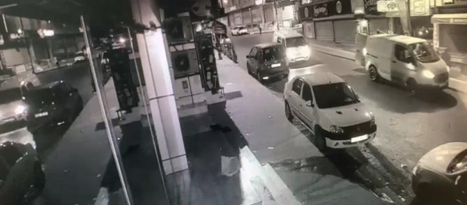 Kamyonet Sürücüsü Dehşeti Yaşadı: Kasadayken Aracı Çalındı
