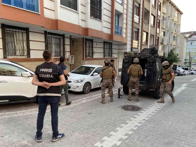 İ̇stanbul’da Uyuşturucu Tacirlerine Helikopter Destekli Eş Zamanlı Operasyon