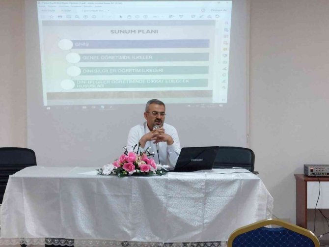 Kahta’da ’Yaz Kur’an Kursu Eğitim Semineri’ Düzenlendi