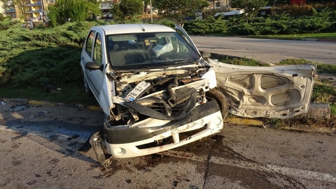 Karabük’te Tır Otomobille Çarpıştı: 3 Yaralı