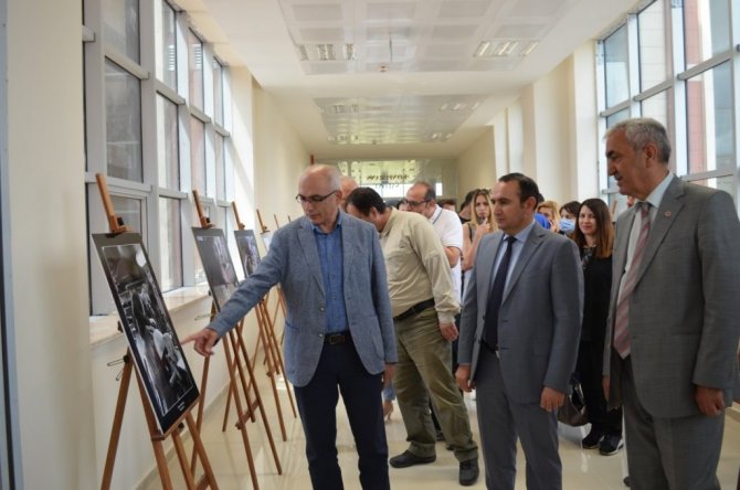 Öğrencilerin Fotoğraflarından Oluşan ‘Eskimeyen Eller’ Sergisi İlgi Gördü