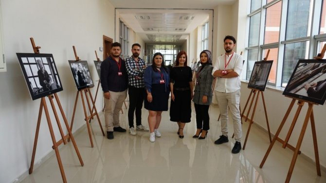 Öğrencilerin Fotoğraflarından Oluşan ‘Eskimeyen Eller’ Sergisi İlgi Gördü