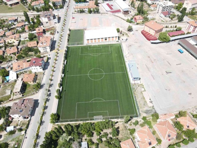 Tomarza Kapalı Spor Salonu Ve İ̇lçe Stadı Yenilendi
