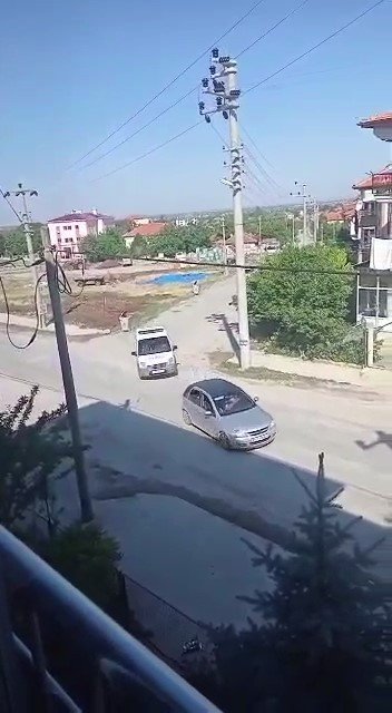 Polislere Ateş Açan Uyuşturucu Tacirleriyle Film Gibi Kovalamaca