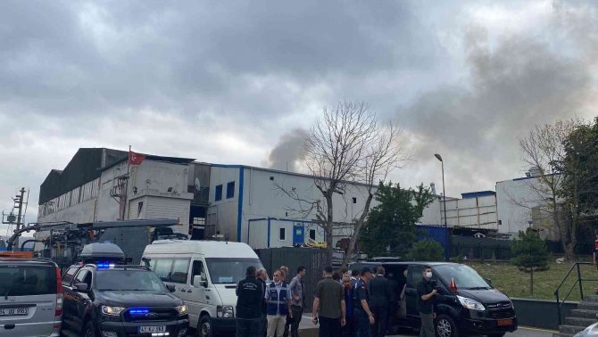 Kimya Fabrikasında Çıkan Yangın 6 Saatlik Çalışmayla Söndürüldü