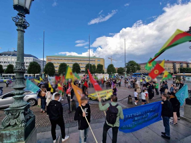 Nato Müzakereleri Devam Ederken Pkk/ypg Yandaşları İ̇sveç’te Sokağa İndi