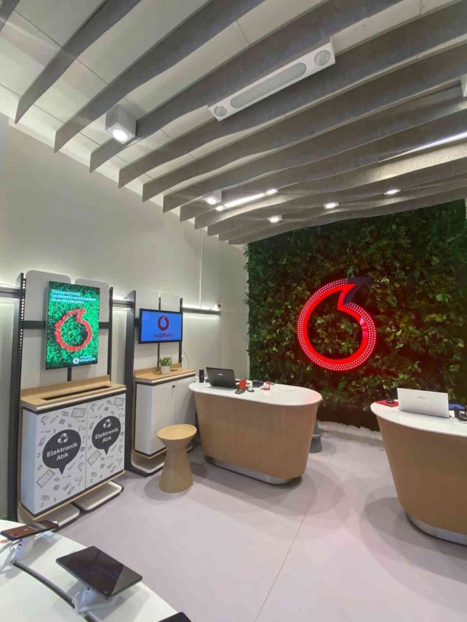 “Bu Atıklar Kod Yazıyor” Projesine Vodafone Mağazaları Da Dahil Oluyor