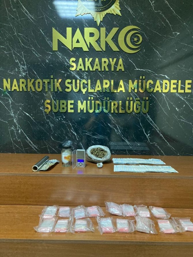 Sakarya’da 2 İlçede 3 Adrese Uyuşturucu Operasyonu: 5 Gözaltı