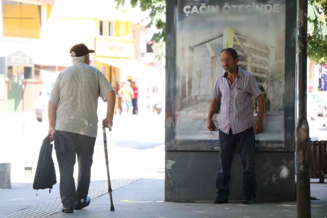 Şişede Durduğu Gibi Durmadı