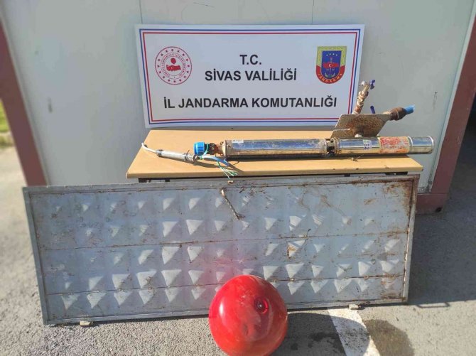 Hırsızlık Zanlıları Jandarmadan Kaçamadı