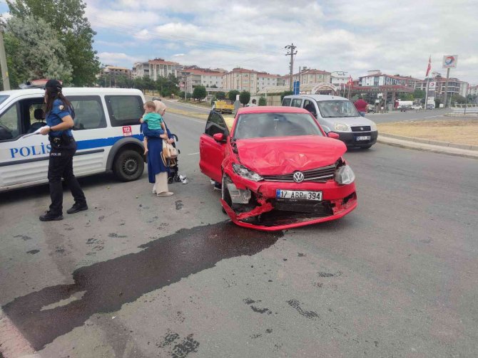 Tekirdağ’da Kazada Faciayı Korkuluk Demirleri Engelledi: 1 Yaralı