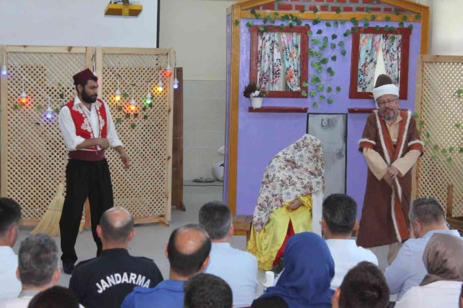 “İ̇ki Gözümün İ̇stanbul’u” Cezaevinde Sahnelendi
