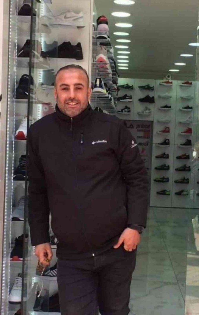 Evinin Balkonundan Atlamıştı, Son Yolculuğuna Uğurlandı