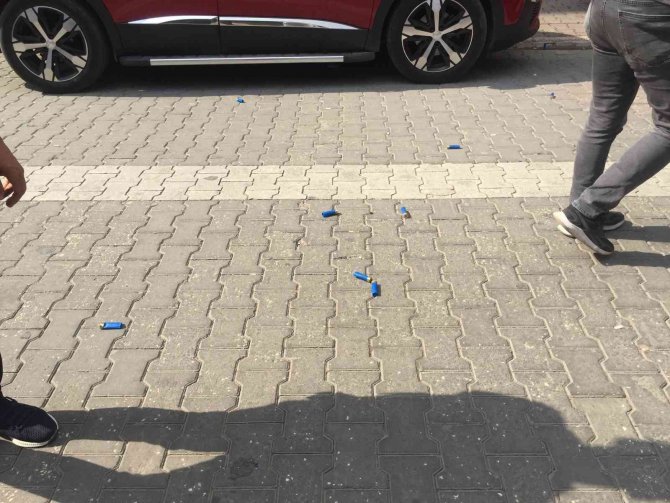 Kırtasiyecilerin Kavgası: 1’i Ağır 4 Yaralı