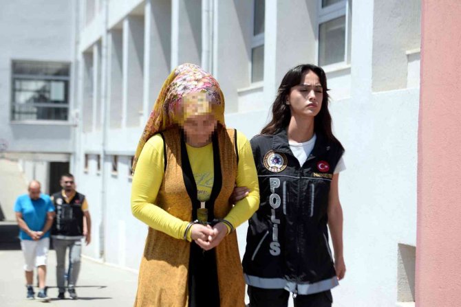 Kadının İç Çamaşırından 200 Gram Metamfetamin Çıktı