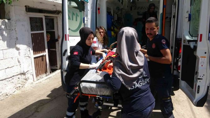 Yaslandığı Pencerenin Camıyla Beraber İkinci Kattan Düştü