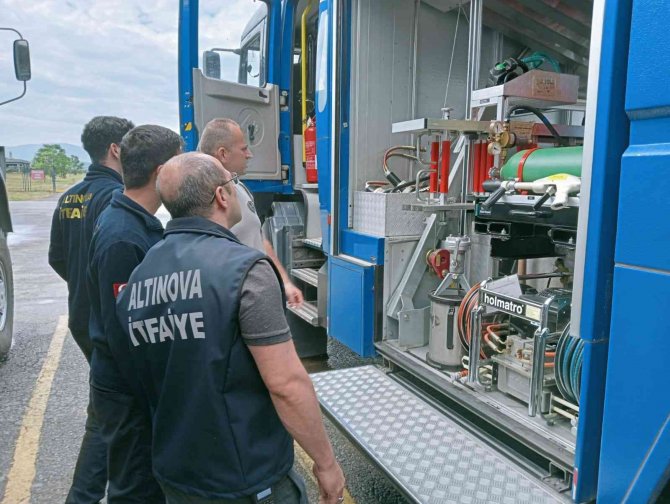Altınova İtfaiyesine Uçak Kazası Eğitimi