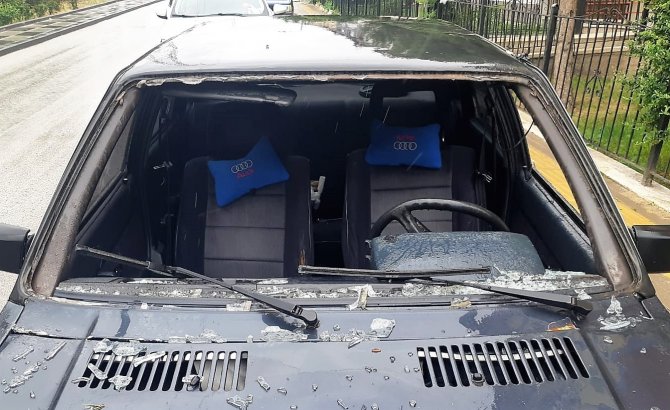 Ankara’da Araca Taşlı Ve Sopalı Saldırı