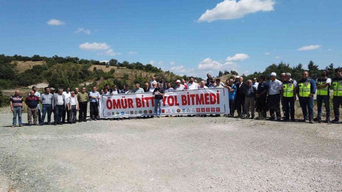 8 Kişinin Can Verdiği Ölüm Yolunda Stk’lar Eylem Yaptı
