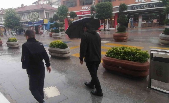 Bolu’da Sağanak Etkili Oluyor