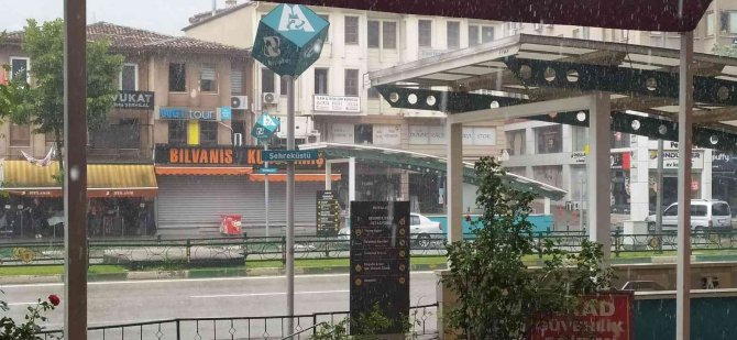 Bursa’da Sağanak Etkili Oluyor