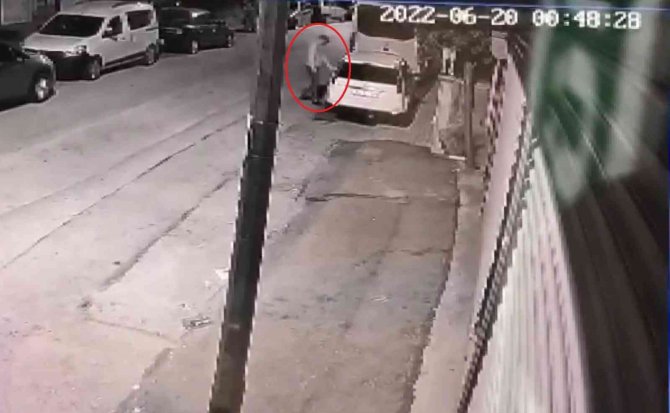 Şans, Üşengeç Hırsızın Ayağına Geldi