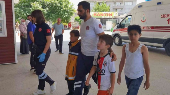 İ̇nşaatta Kireçle Oynayan 3 Çocuk Hastanelik Oldu