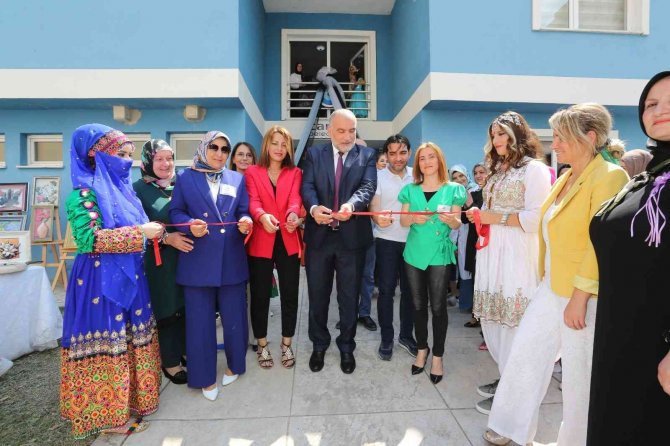 Canik’te Kursiyerler Hazırladığı El Emeği Ürünleri Sergiliyor