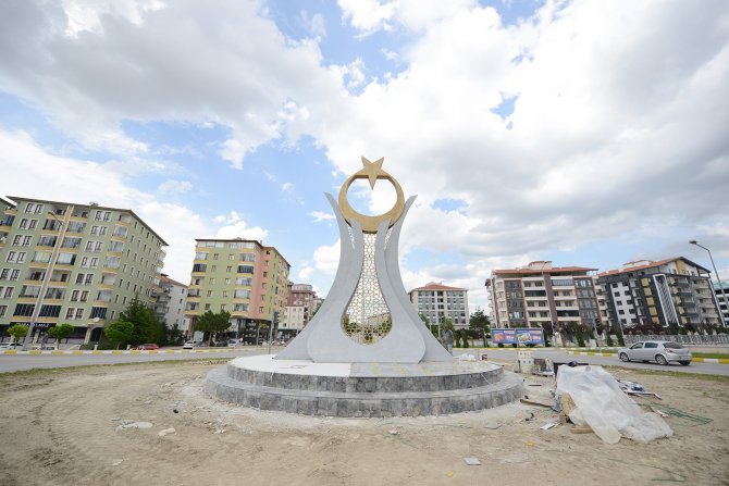 Çevreyolu Binevler Kavşağına Ay Yıldız Totemi