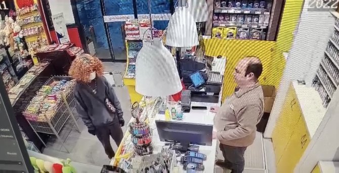 İ̇stanbul’da İlginç Dolandırıcılık: İ̇ki Kardeş Kredi Kartını Markette Kullanınca Yakalandı
