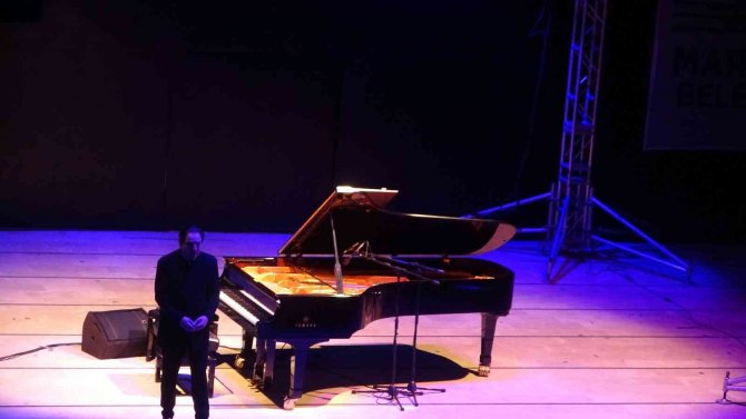 Dünyaca Ünlü Piyanist Marmaris’te Binlerce Kişiye Konser Verdi