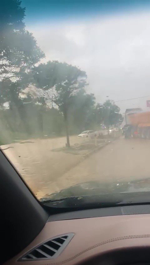Düzce-zonguldak Yolu Sel Sebebiyle Trafiğe Kapandı