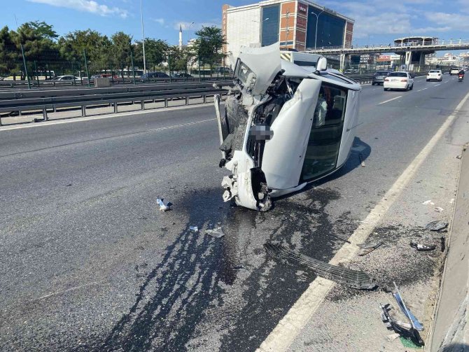 Haramidere E-5’te Araç Takla Attı: 1 Yaralı