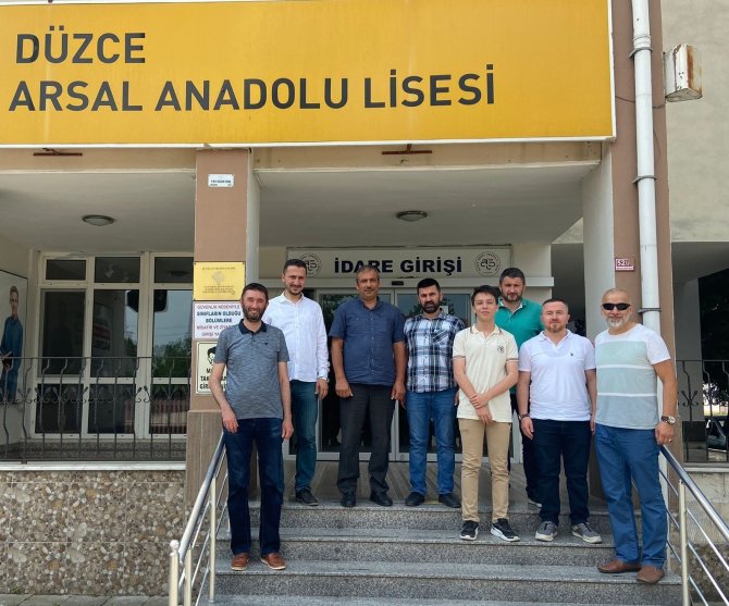 Sana Emanet Bilgi Yarışmasını Kazanan Oktay Ödülünü Aldı