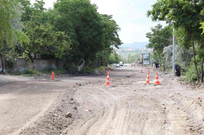 Erenköy Mahallesi’nde Alt Yapı Bitti, Üst Yapı Çalışmaları Devam Ediyor