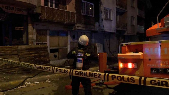 Metruk Binada Çıkan Yangın Çevredeki Binalara Sıçradı