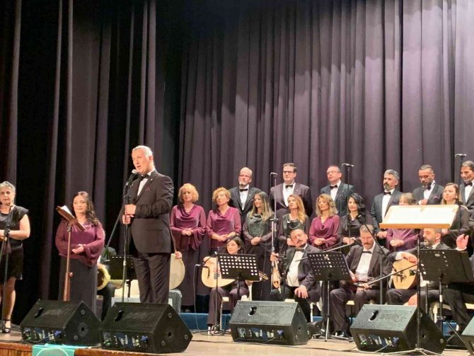 Eskişehir’de Türk Sanat Müziği Korosu Sezon Sonu Konseri