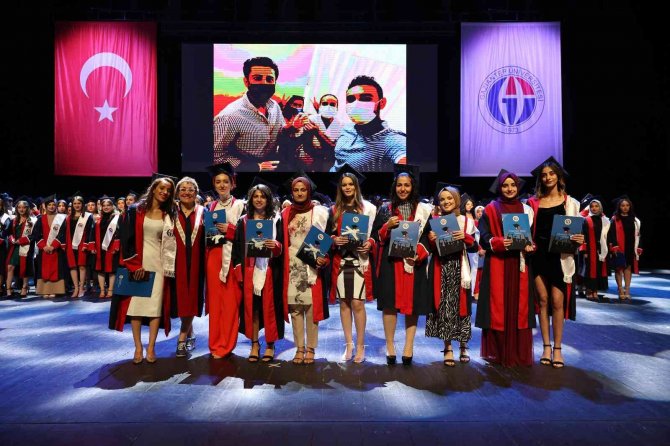Gaün Sağlık Bilimleri Fakültesi’nde Mezuniyet Coşkusu