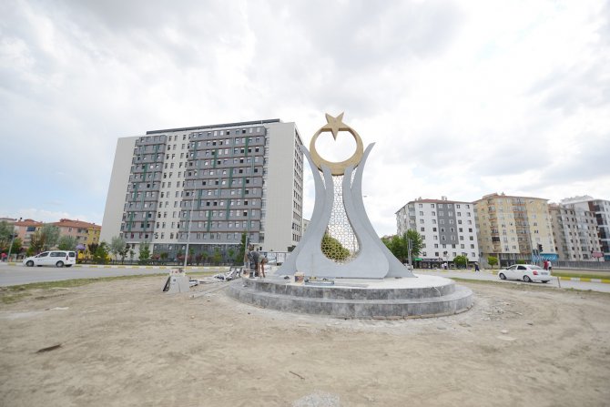 Çevreyolu Binevler Kavşağına Ay Yıldız Totemi