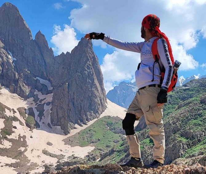 Yüksekovalı Dağcılardan Doğa Yürüyüşü