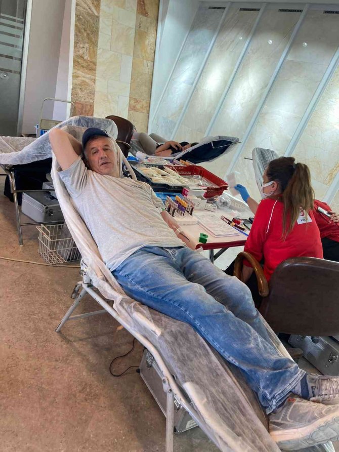 Hürok Mermer’den Kızılay’a Destek