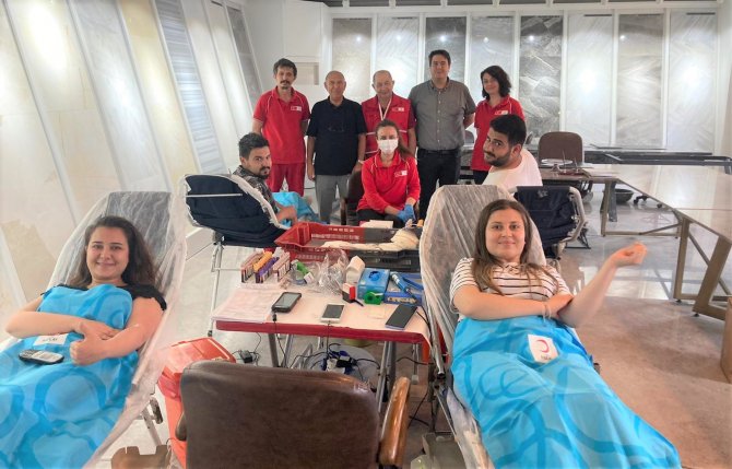 Hürok Mermer’den Kızılay’a Destek