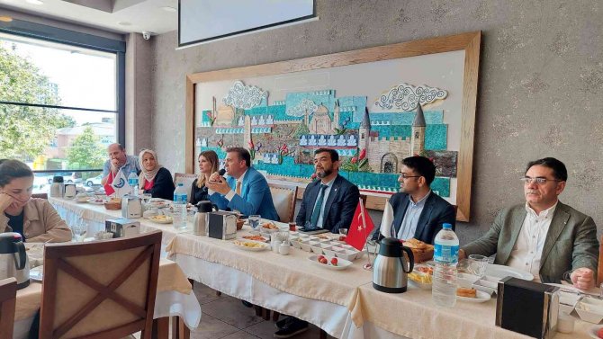 Tercih Dönemi Öncesi Öğrenciler İçin Rehber Öğretmenlerle Bir Araya Gelindi