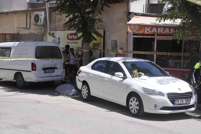 Karaman’da 2 Araç Arasında Kalan Yaşlı Kadın Hayatını Kaybetti