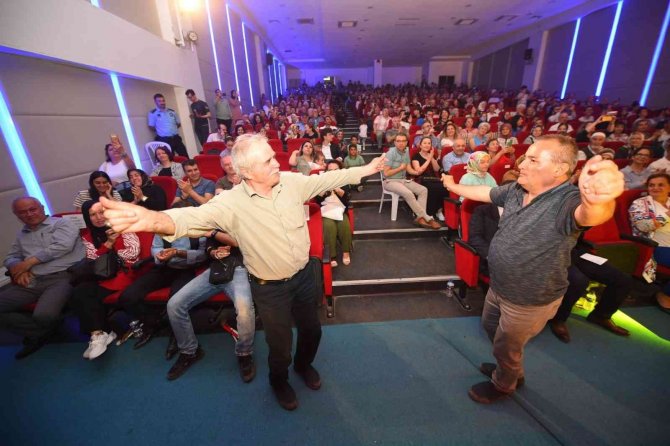 Türk Halk Müziği Konserine Yoğun İlgi