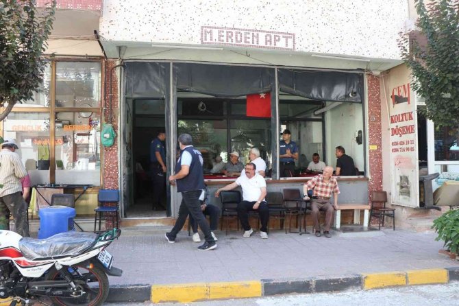 Keşan’daki Huzur Ve Güven Uygulamalarında Aranan 2 Kişi Yakalandı
